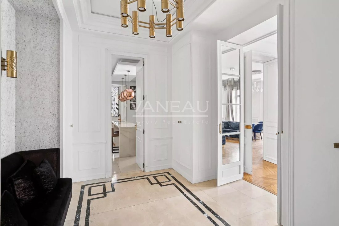 Apartment in Porte Dauphine, Paris 16e Arrondissement, Paris 5 - 15659392