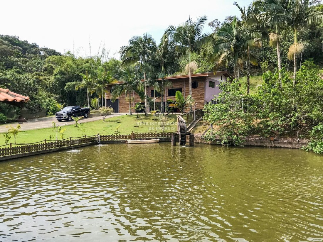 Farm Ranch in Margem Esquerda, State of Santa Catarina, Brazil 2 - 15719260