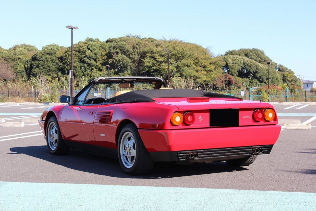 Cabriolet in Shinjuku City, Tokyo, Japan 3 - 15789400