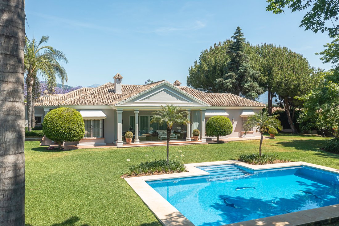 Villa in Guadalmina Alta, San Pedro de Alcantara, Spain 2 - 15782260
