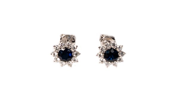 18ct White Gold Royal Blue Ceylon Sapphire & Brilliant White Natural Diamond Flower Stud Earrings (15374447)