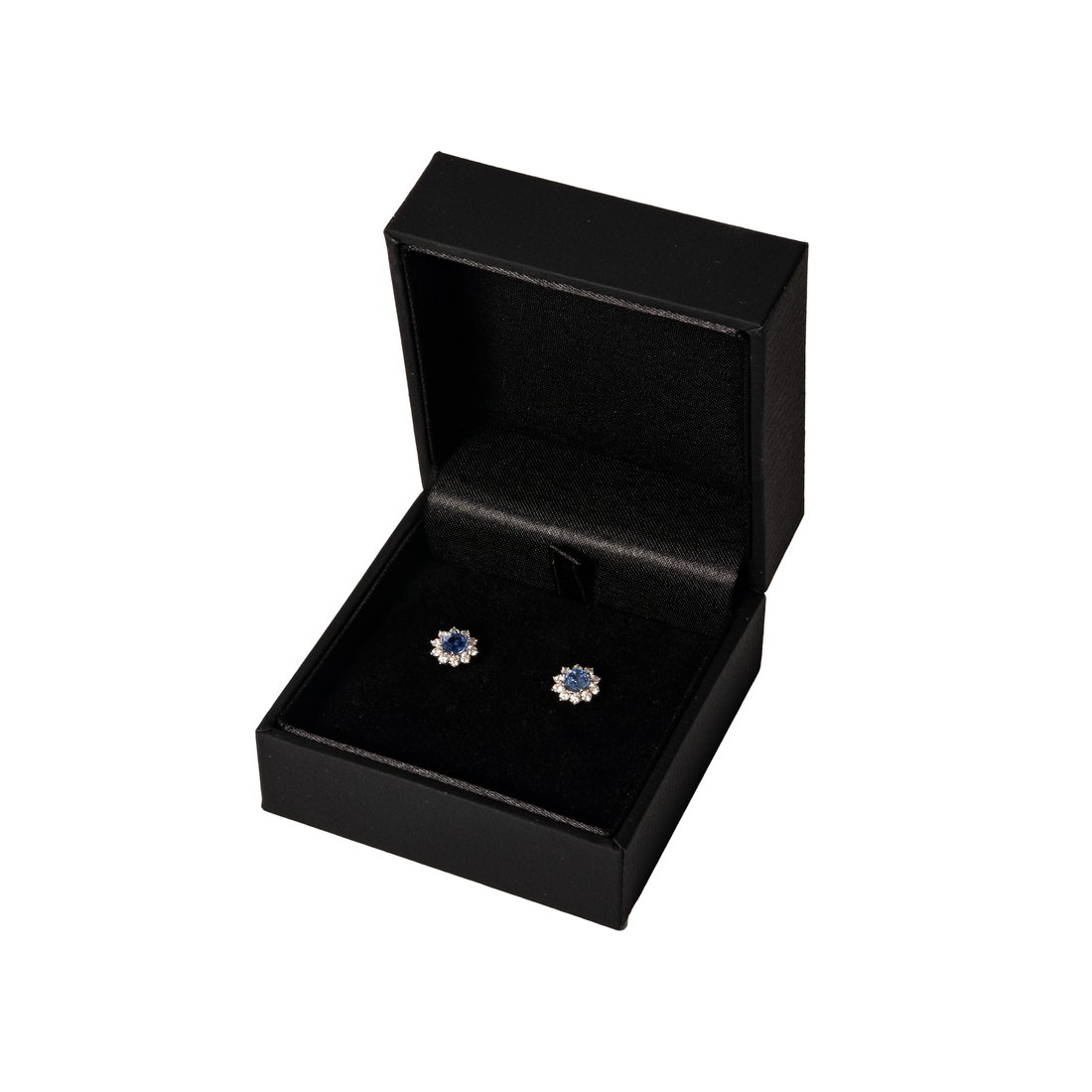 Earring in Tavistock, England, United Kingdom 5 - 15371152