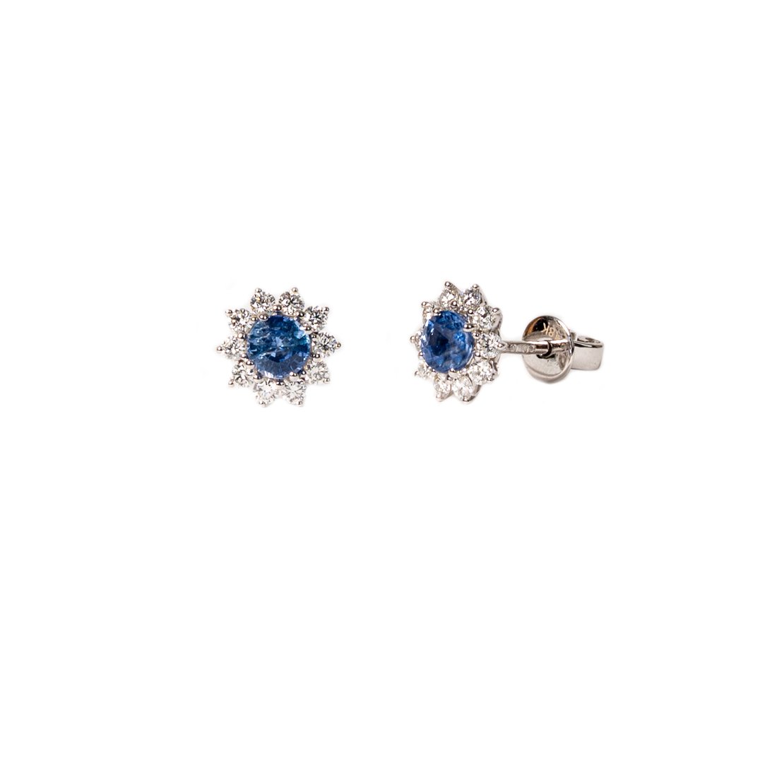 Earring in Tavistock, England, United Kingdom 4 - 15371152