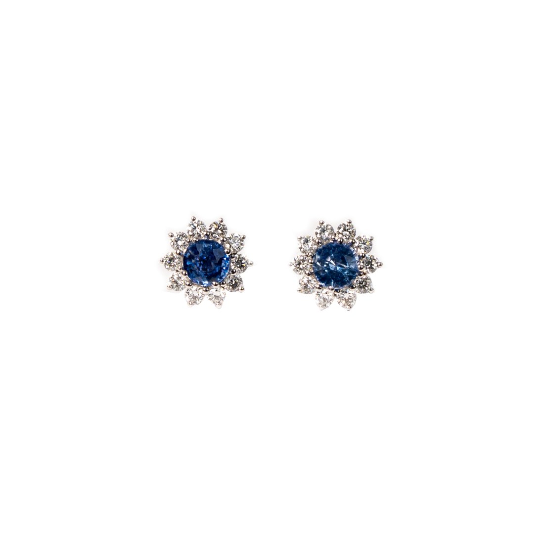 Earring in Tavistock, England, United Kingdom 1 - 15371152