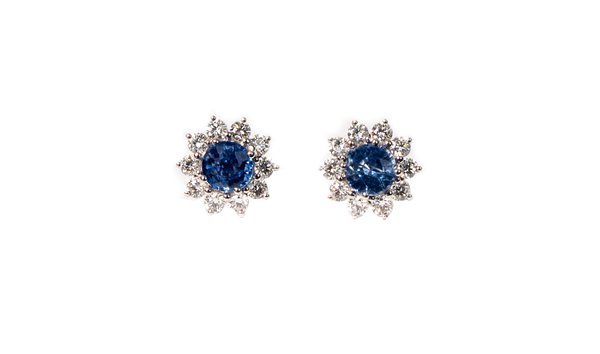 Artisanal 18ct White Gold Cornflower Blue Sapphire & Brilliant Natural Diamond Flower Stud Earrings (15371152)