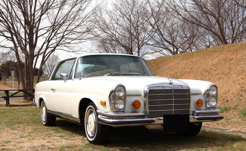 1971 Mercedes-Benz 280 SE  in Shinjuku city, Japan 1