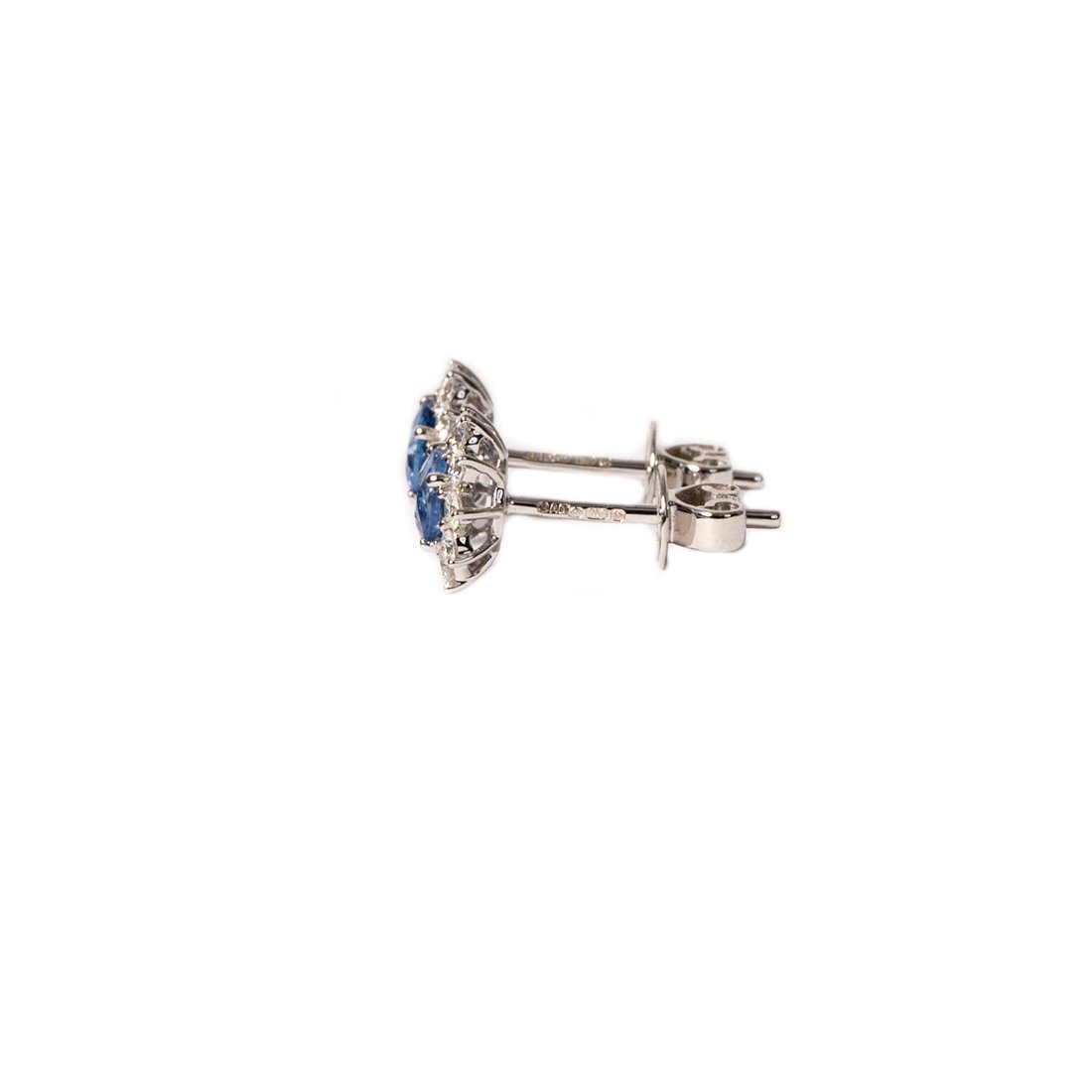 Earring in Tavistock, England, United Kingdom 3 - 15371152