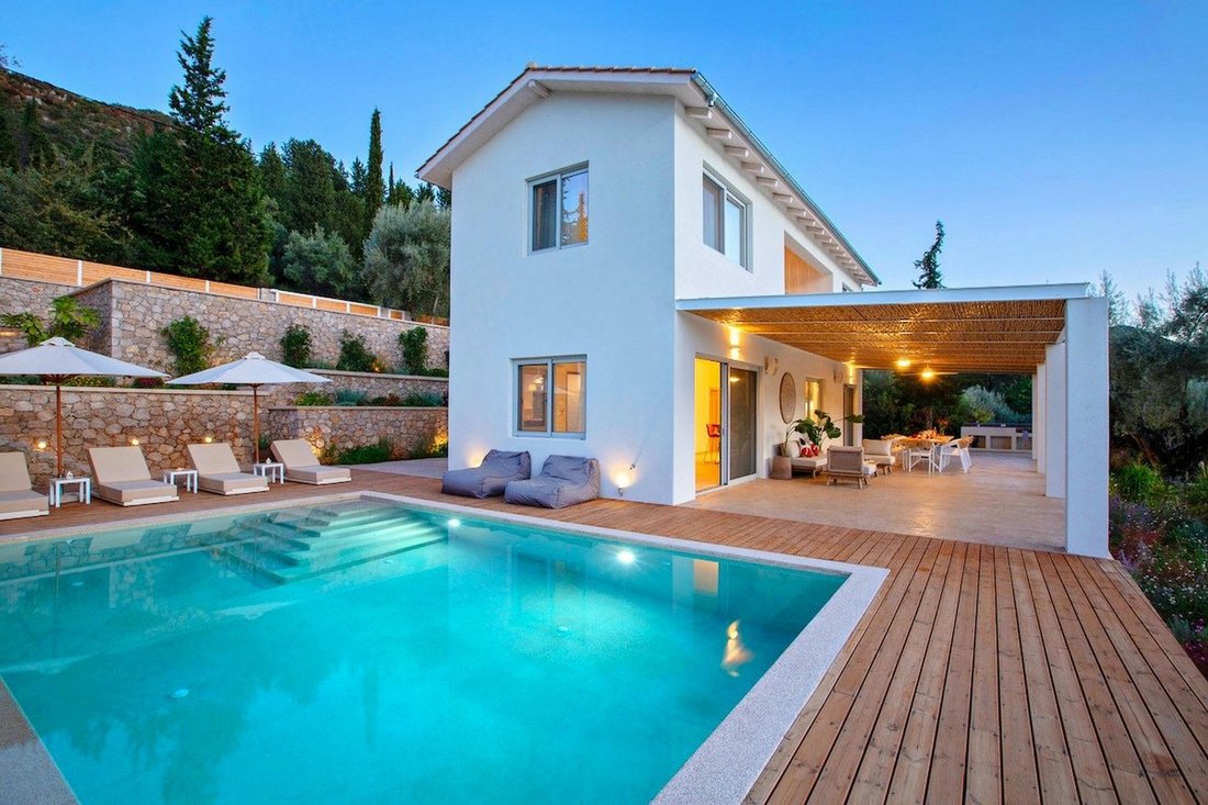 Villa in Lefkada Commune, Peloponnese, Western Greece and the Ionian, Greece 2 - 15348464