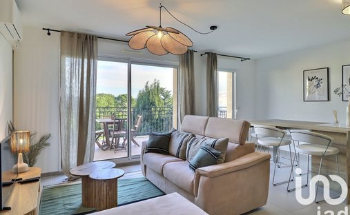 Apartment in Mazenod-Bellevue-Saint Donat-Banon, Aix-en-Provence, France 1