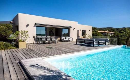 Villa in Lecci, Corsica, France 1