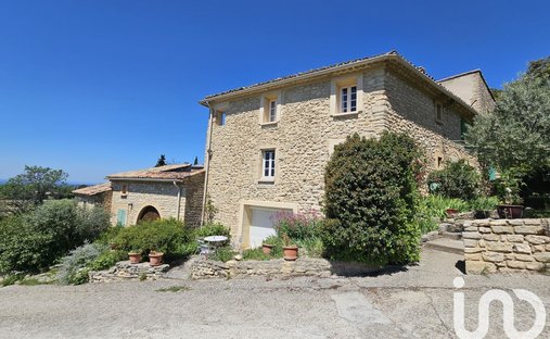 House in Saint-Pierre-de-Vassols, Provence-Alpes-Côte d'Azur, France 1