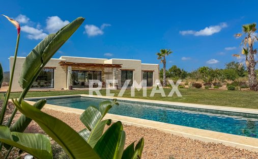 Chalet in Sant Antoni de Portmany, Balearic Islands, Spain 1