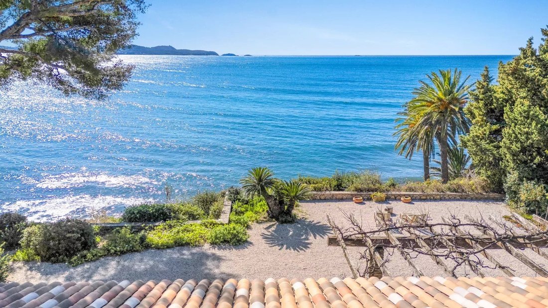 House in Carqueiranne, Provence-Alpes-Côte d'Azur, France 2 - 15728589