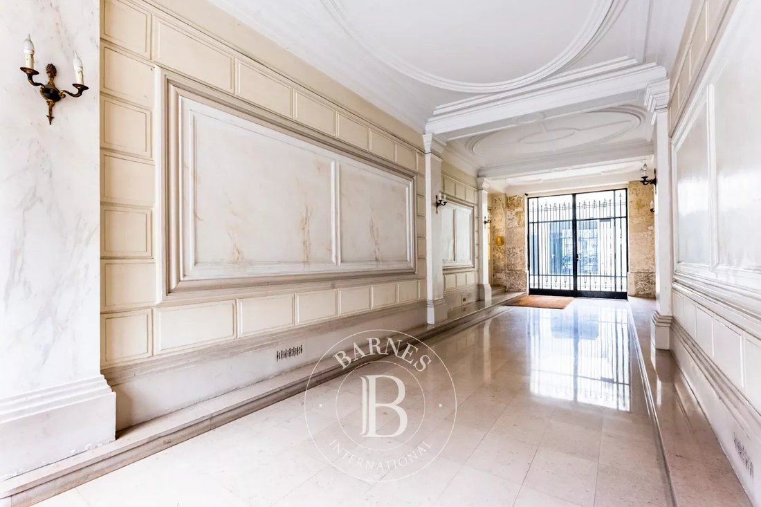 Apartment in Triangle d'Or, Paris 8e Arrondissement, Paris 2 - 15790513