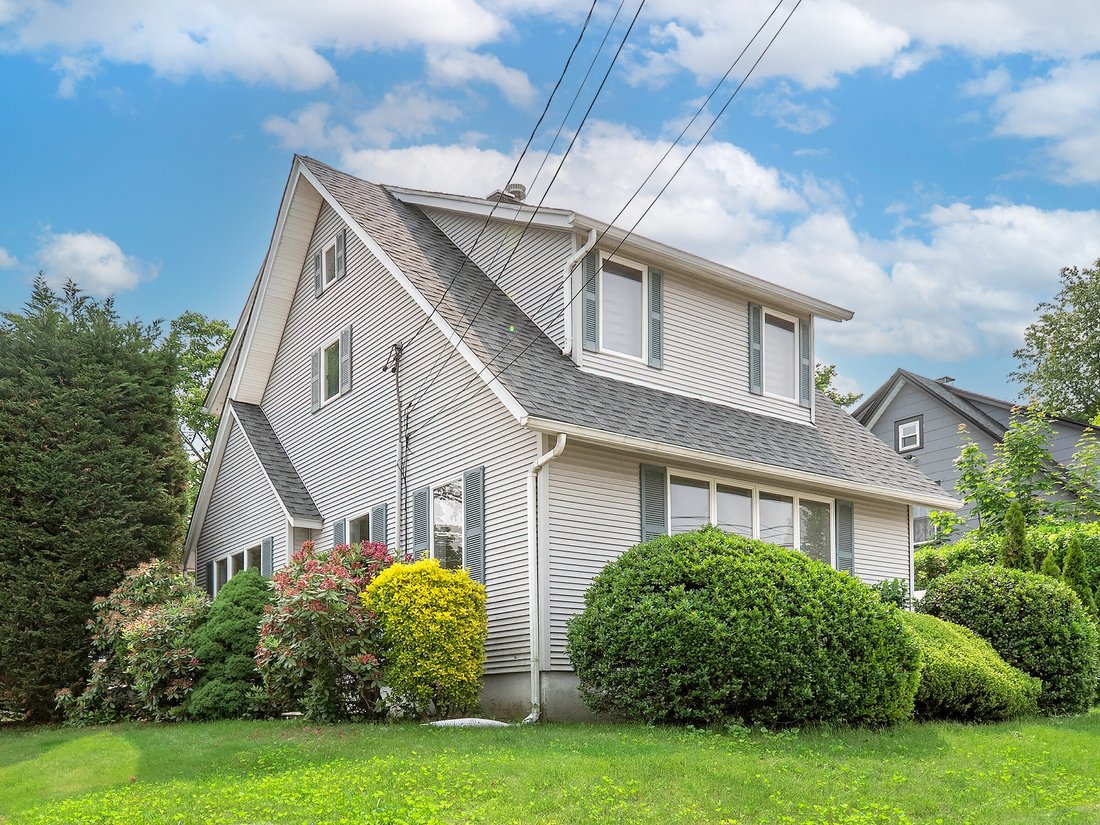 House in Port Washington, New York, United States 1 - 15791295