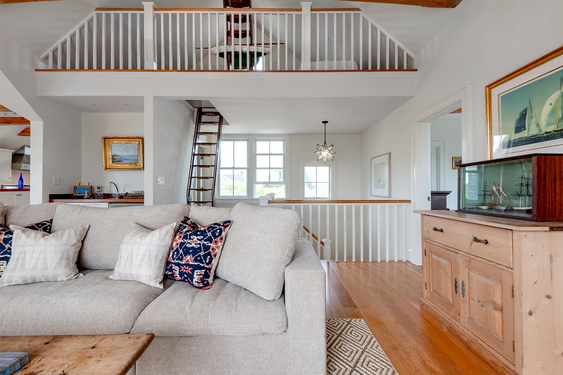 Nantucket, Massachusetts, United States 4 - 15790350