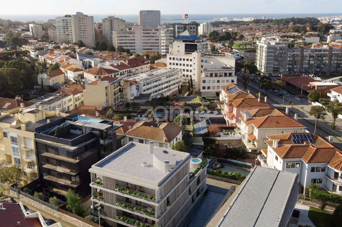 Apartment in Lordelo do Ouro e Massarelos, Porto District, Portugal 1 - 15189694