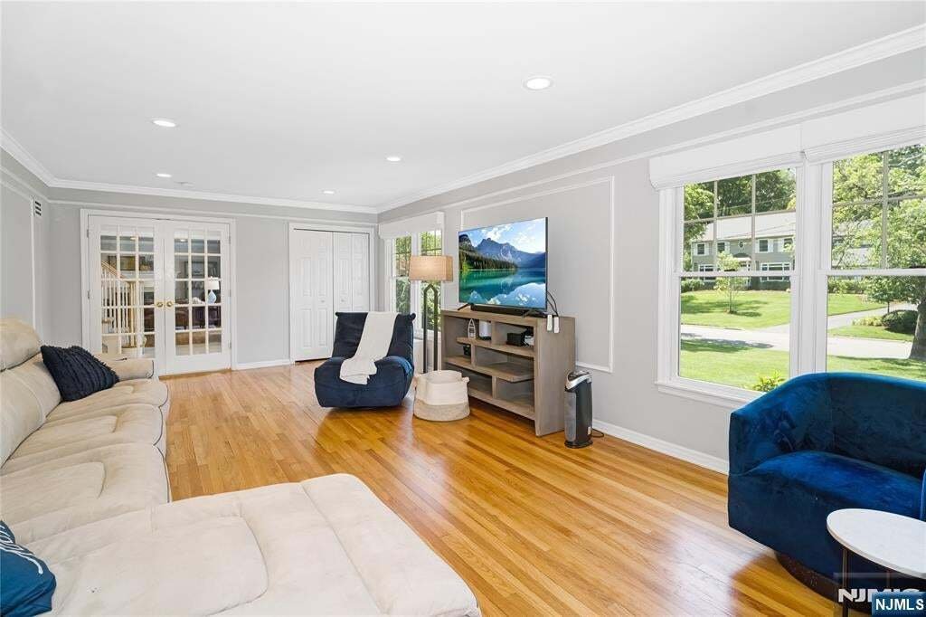 House in Glen Rock, New Jersey, United States 4 - 15792605