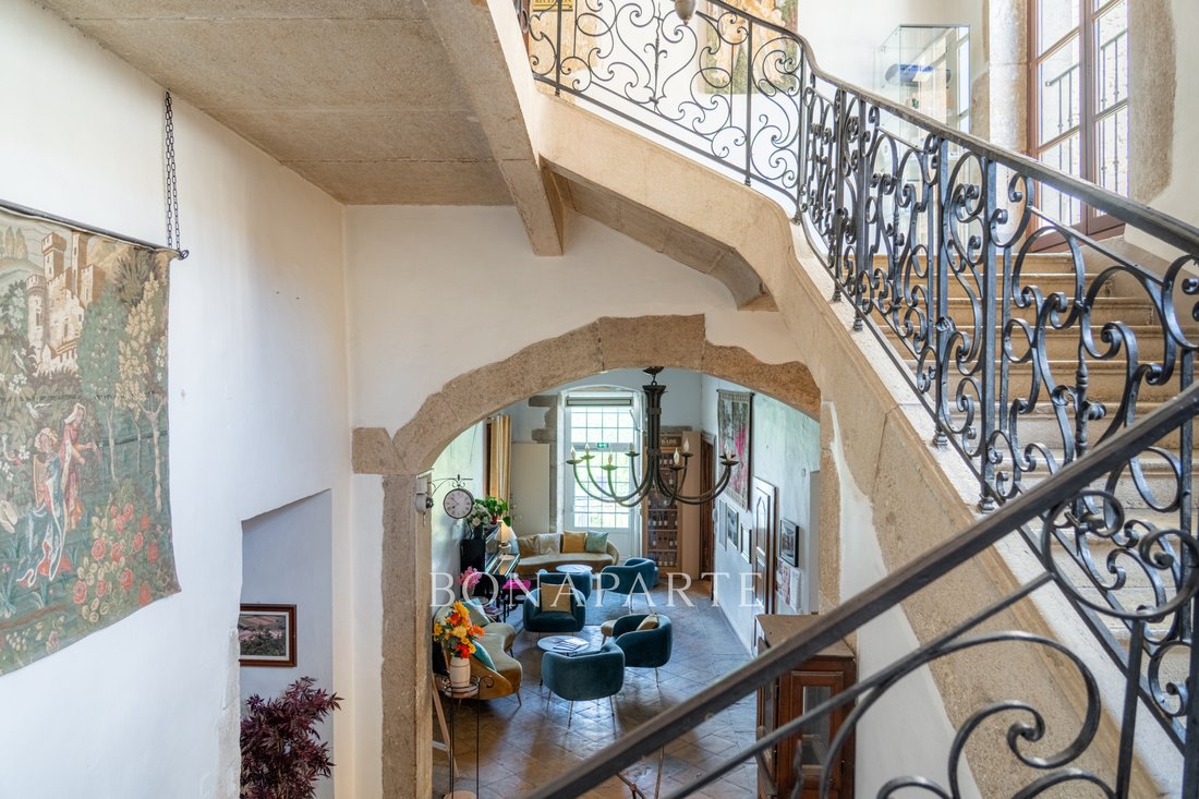 A 13th-Century Dauphiné Jewel: Where Time Unfolds in Gilded Splendor - 5