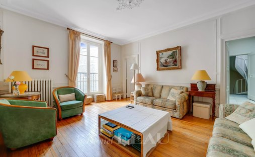 Townhouse in Notre Dame, Versailles, France 1