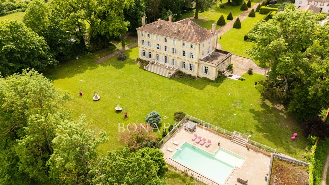 A Whisper of Elegance: 18th-Century Château Between Lyon & Clermont’s Rolling Hills