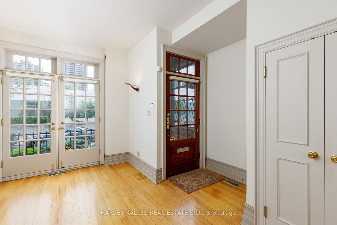 House in Toronto, Ontario, Canada 5 - 15793977