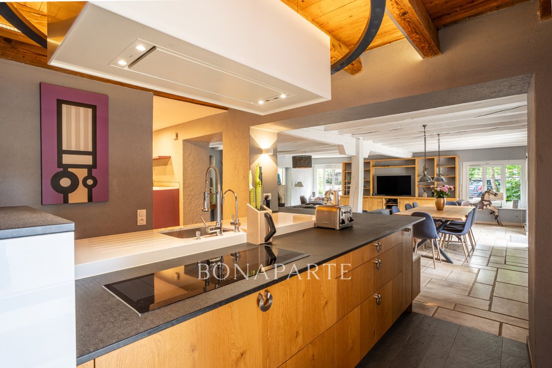 A Timeless Equestrian Estate Where Stone and Sky Embrace