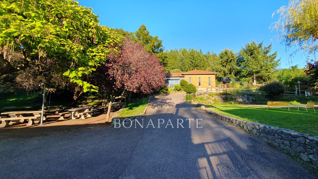 Le Rêve Vert: A Secluded Auvergne Estate Where Time Stands Still