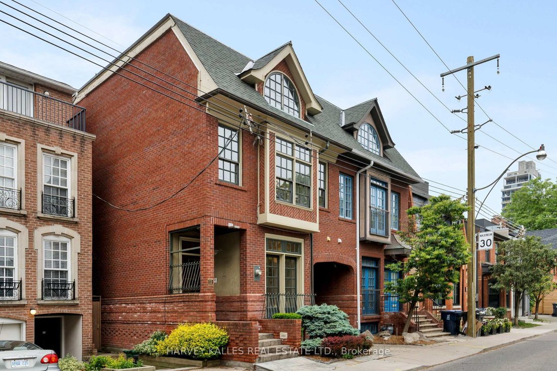 House in Toronto, Ontario, Canada 4 - 15793977