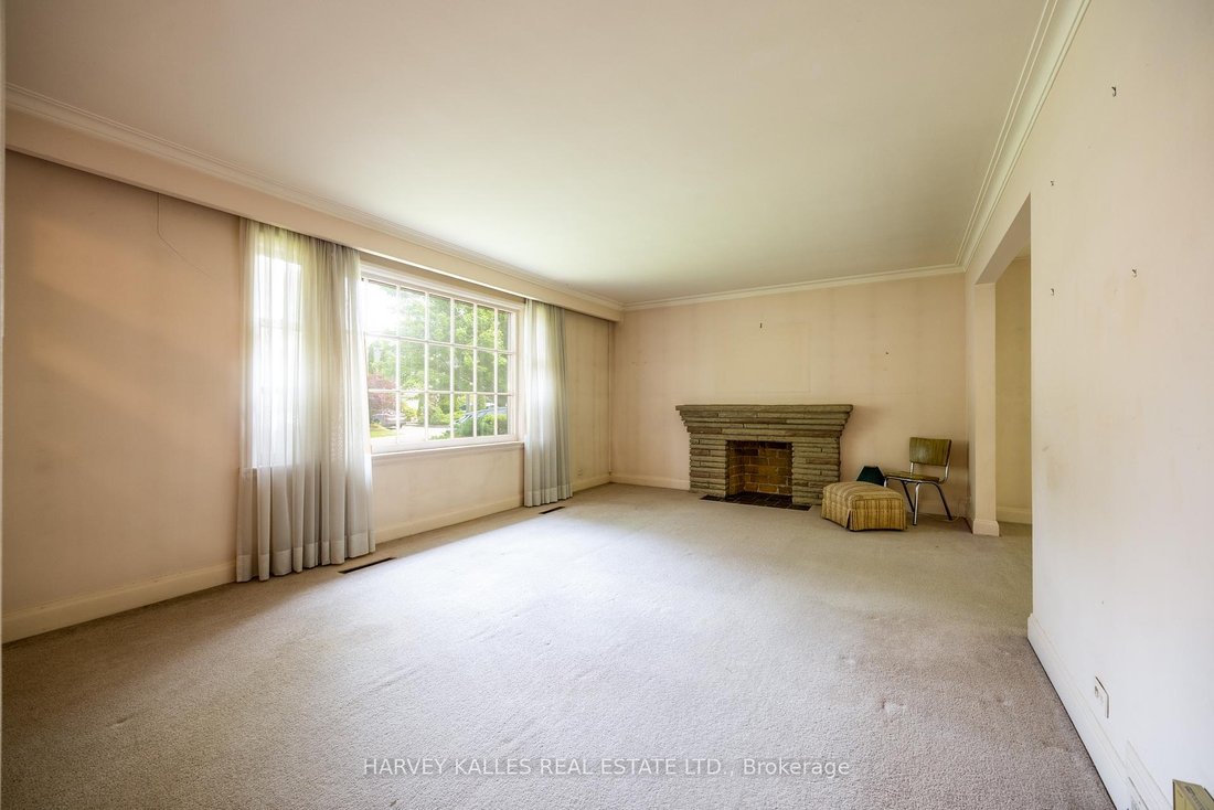 House in Toronto, Ontario, Canada 4 - 15793982