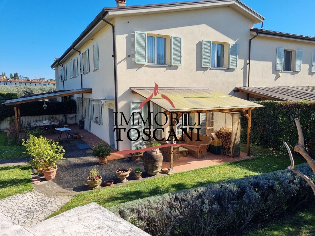 Villa a Florence, Toscana, Italia 1 - 15764542