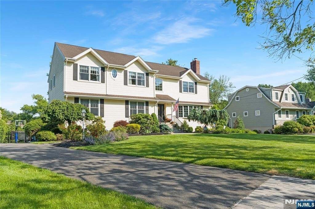 House in Glen Rock, New Jersey, United States 2 - 15792605
