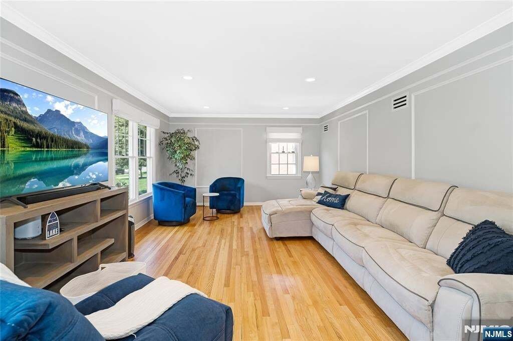 House in Glen Rock, New Jersey, United States 3 - 15792605