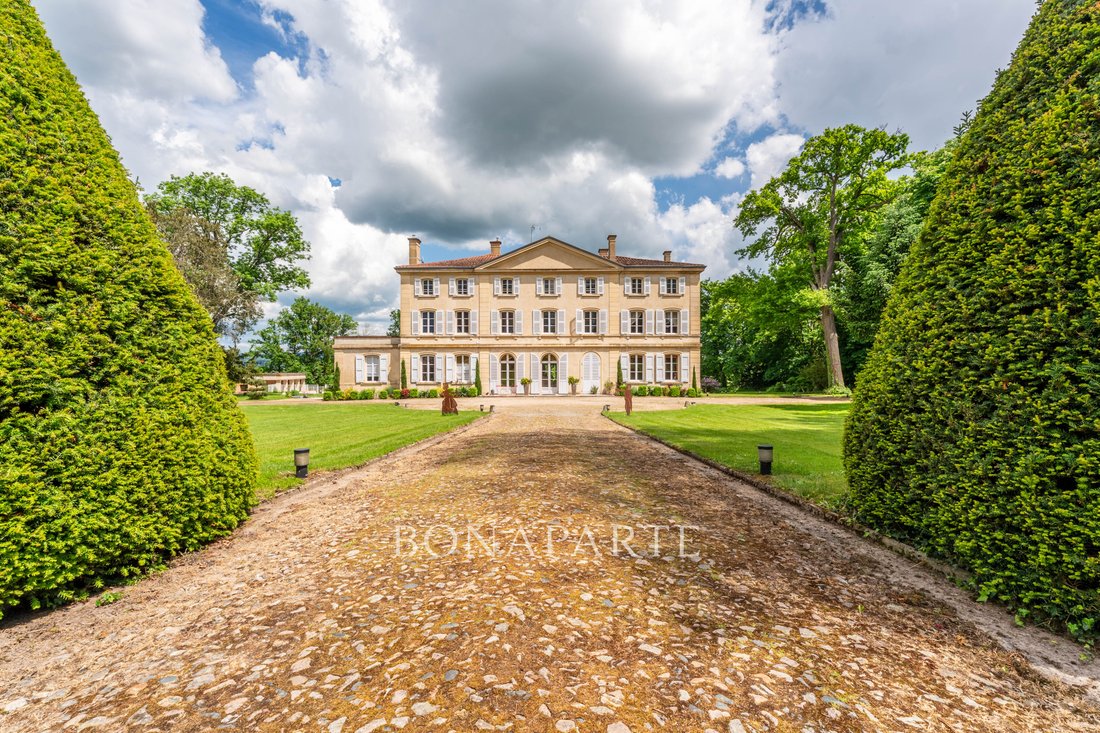 A Whisper of Elegance: 18th-Century Château Between Lyon & Clermont’s Rolling Hills