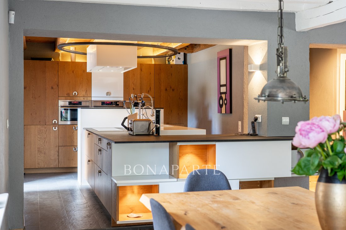 A Timeless Equestrian Estate Where Stone and Sky Embrace