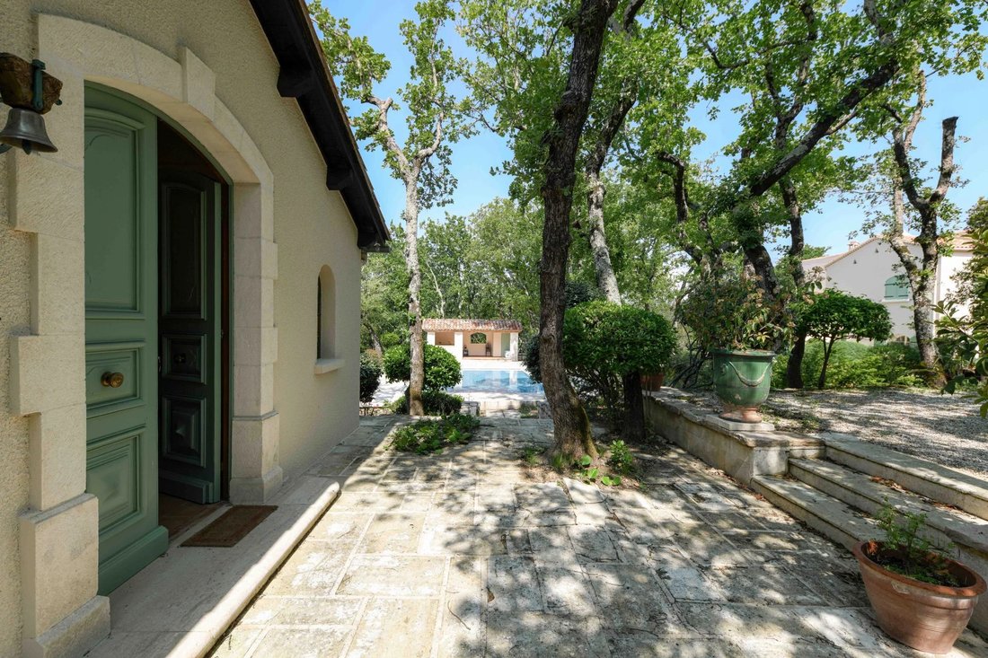 Estate in Uzès, Occitania, France 1 - 15791728