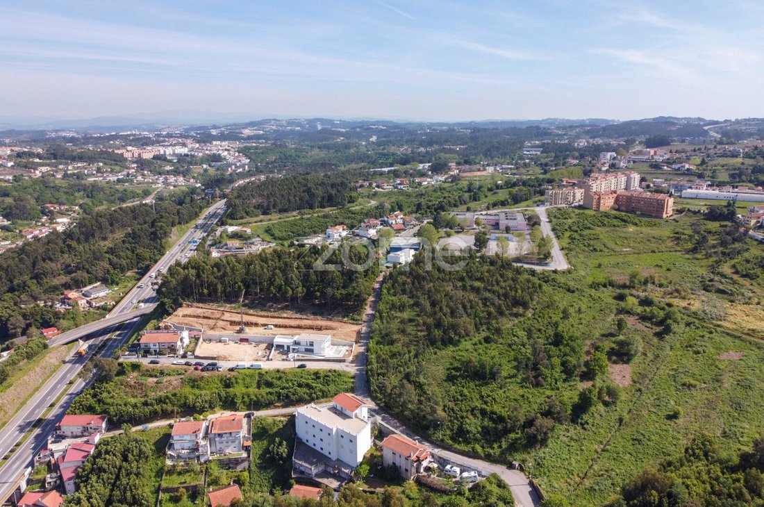 Land in Vilar de Andorinho, Porto District, Portugal 1 - 15615953