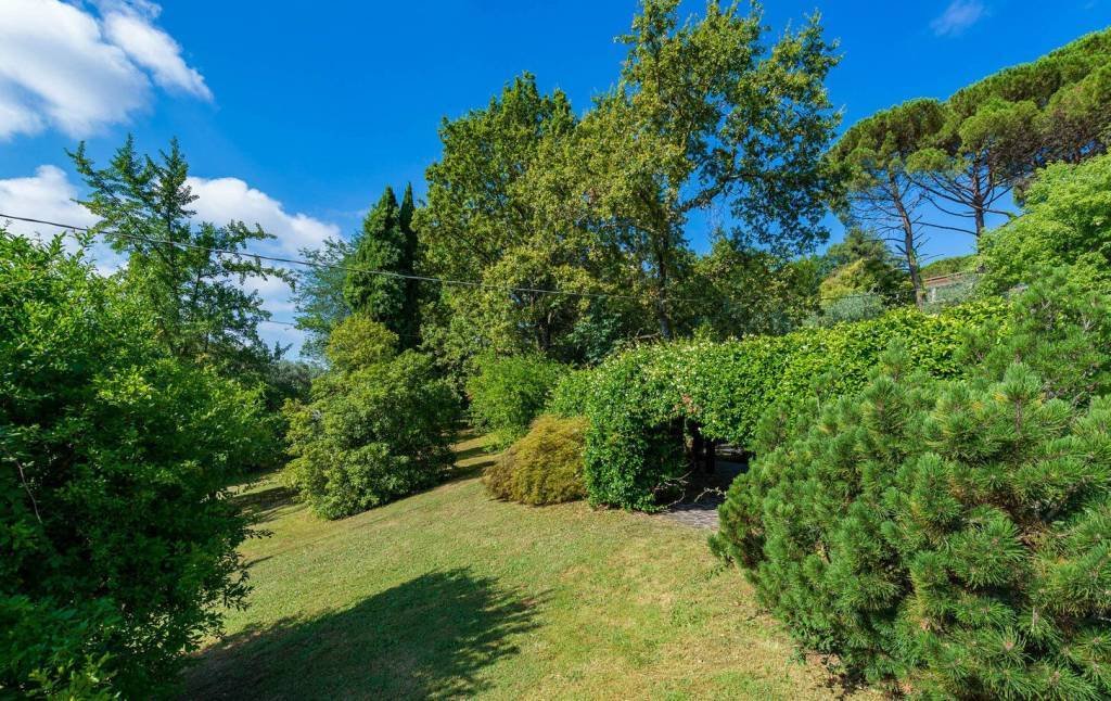 Villa in Historic Center, Lucca, Tuscany 3 - 15793231