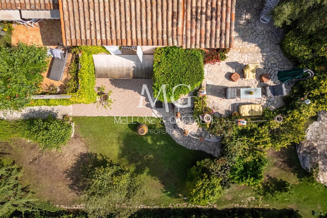 House in Riquebonne-Ferratone-Pizou, Vallauris, France 2 - 15792062