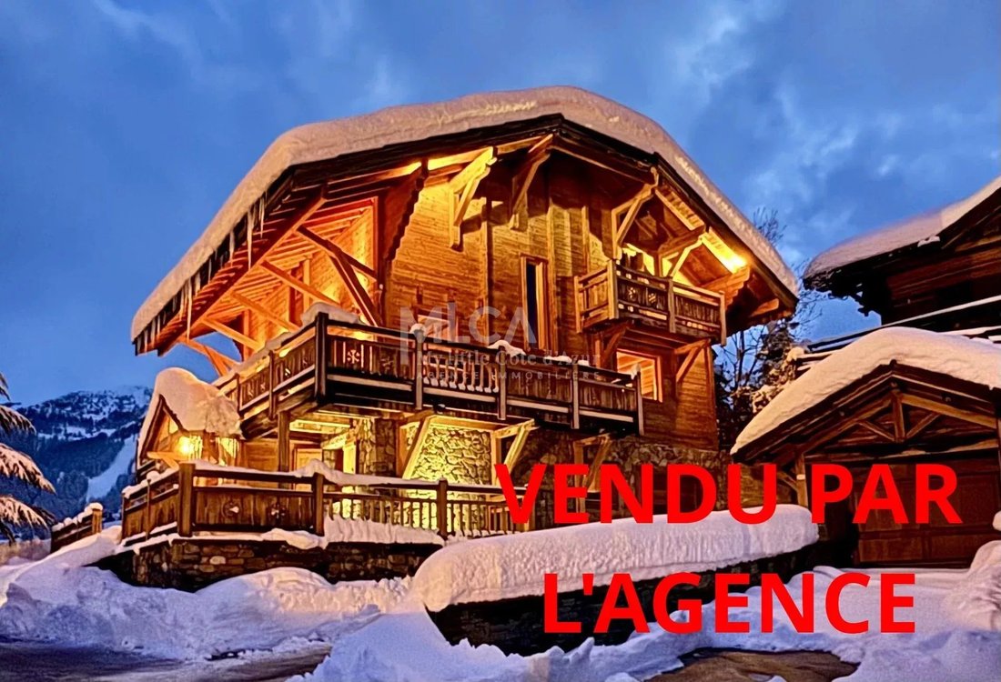 Chalet in Saint-Etienne-de-Tinée, Provence-Alpes-Côte d'Azur, France 1 - 14963334