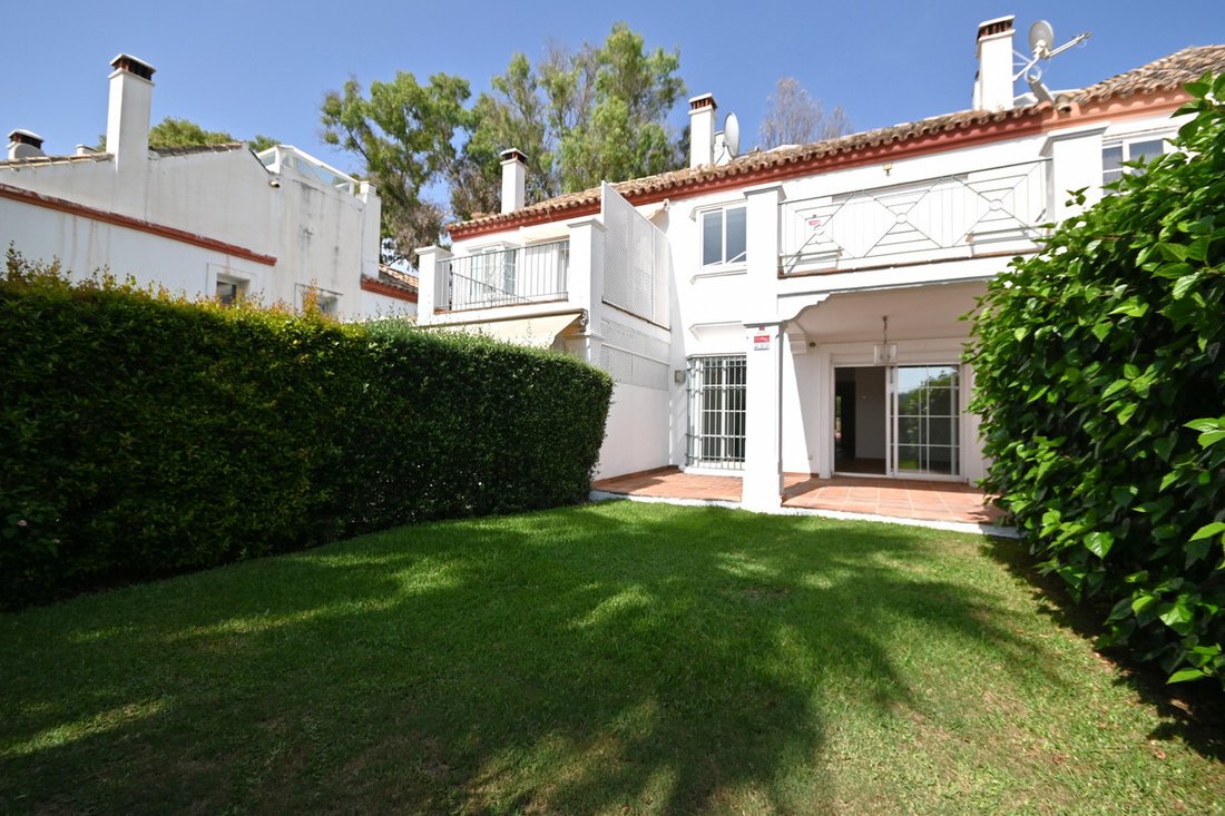 Townhouse in Guadalmina Alta, San Pedro de Alcantara, Spain 1 - 15762814