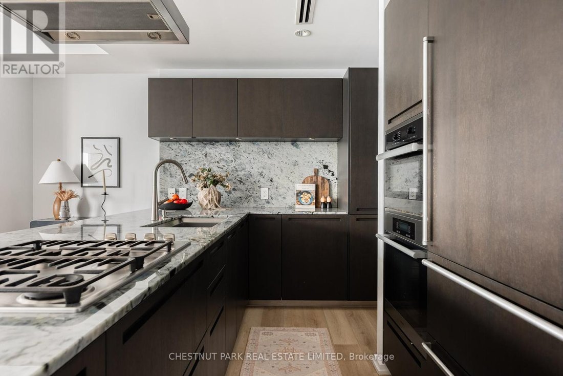 Apartment in Toronto, Ontario, Canada 2 - 15795319