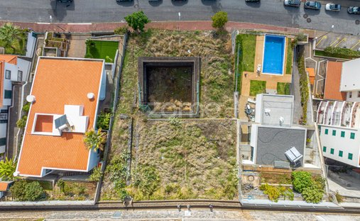 Land in Sao Martinho, Madeira, Portugal 1
