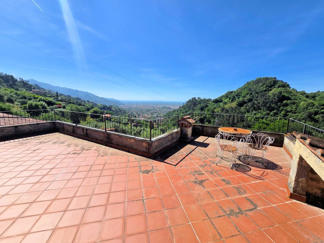 House in Pietrasanta, Tuscany, Italy 1 - 15793914