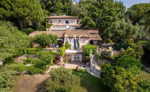 House in Riquebonne-Ferratone-Pizou, Vallauris, France 1