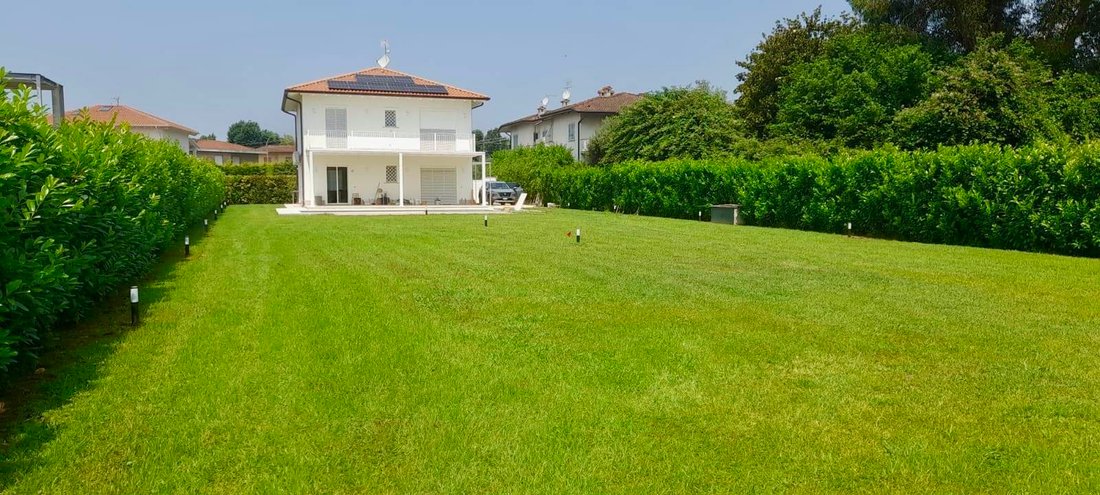 Villa in Pietrasanta, Tuscany, Italy 2 - 15793561