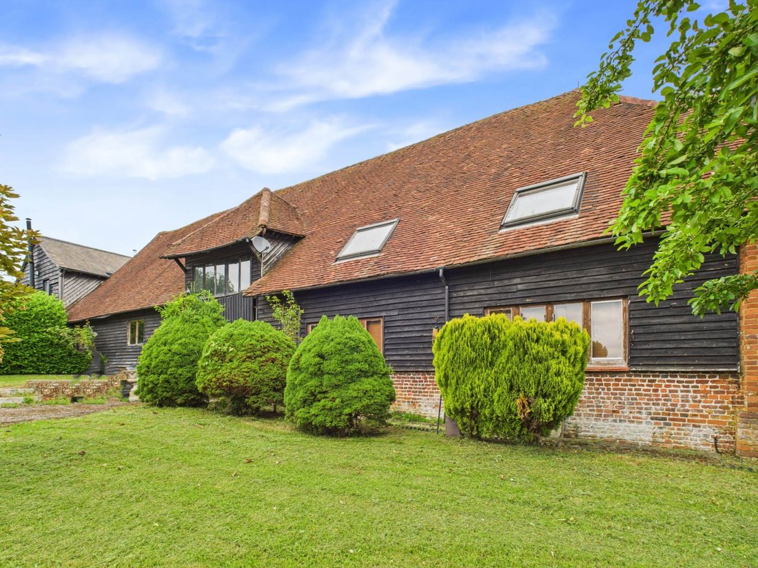 Mantles Green, Amersham, England 4 - 15401356