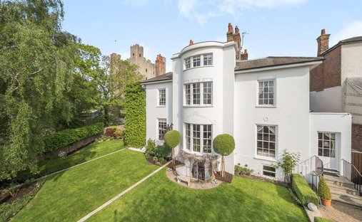 Townhouse in Troy Town, Chatham, England 1