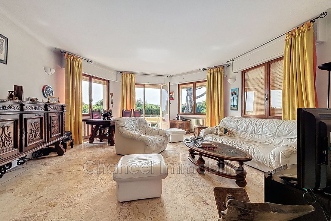 Villa in Les Cougoulins-Rastines, Antibes, France 2 - 15778627