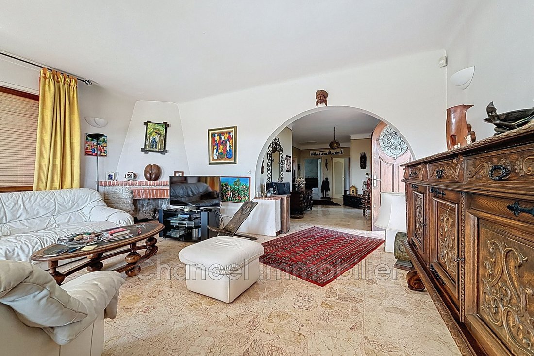 Villa in Les Cougoulins-Rastines, Antibes, France 3 - 15778627